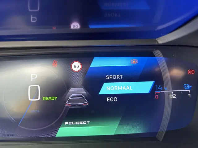 Peugeot e-308