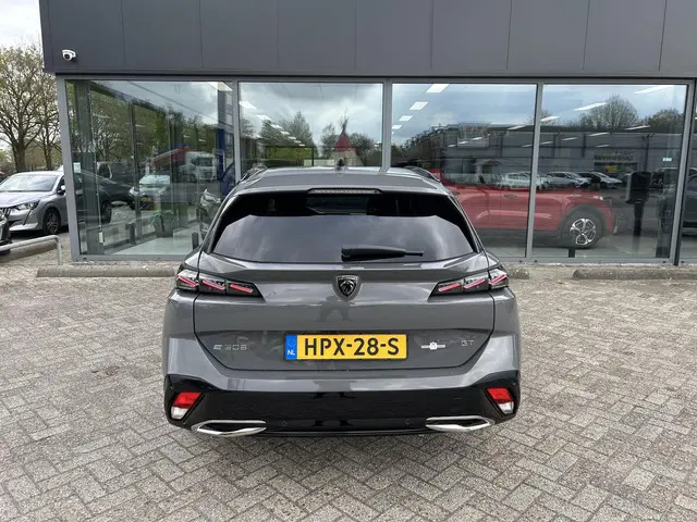 Peugeot e-308