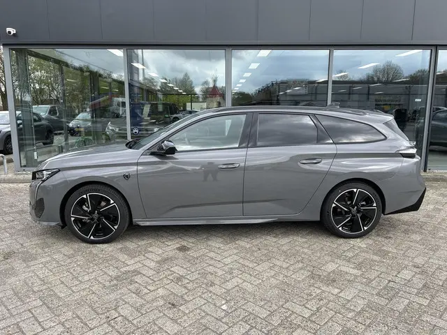 Peugeot e-308