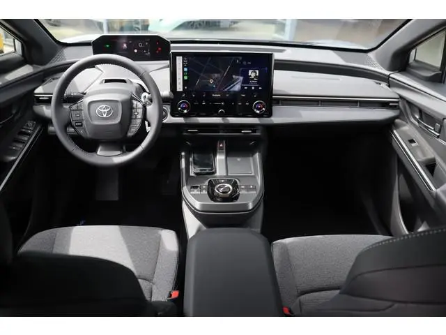 Toyota bZ4X Touring Dynamic Limited 75 kWh €3.000 Inruil Voordeel ! Stoel en stuurverwarming!