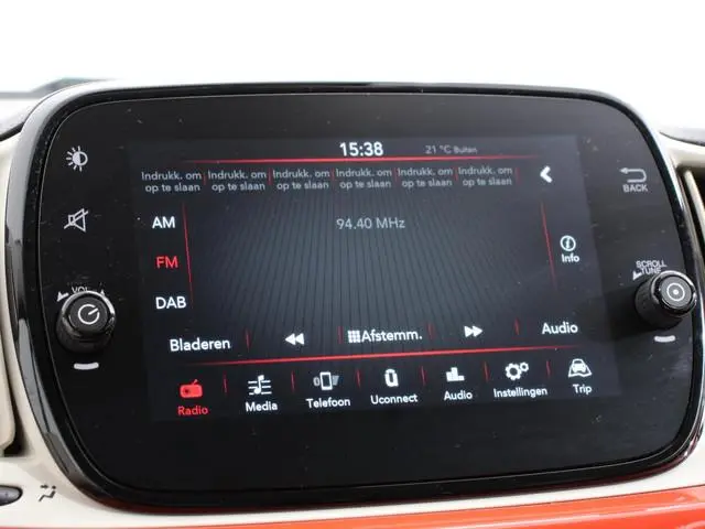 Fiat 500 1.0 Hybrid Vita Comfort Navigatie Apple Carplay/Android Auto Parkeer sensoren Cruise Contro...
