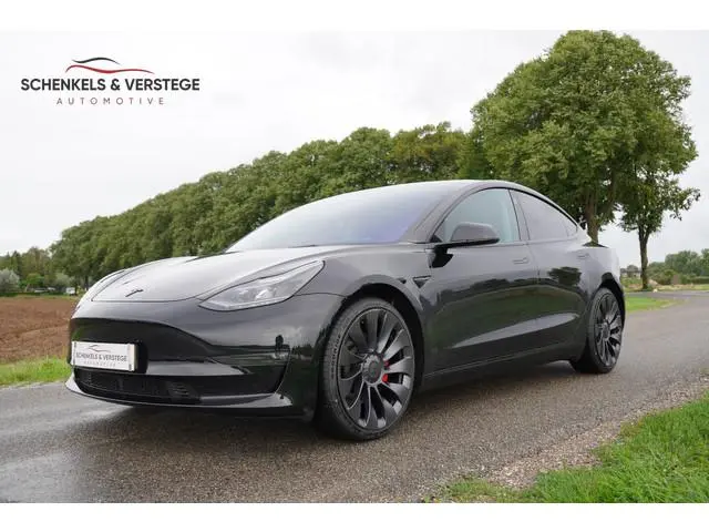 Tesla Model 3 Performance AWD 75 kWh / 92,9% SOH / Pano / Autopilot / Facelift /
