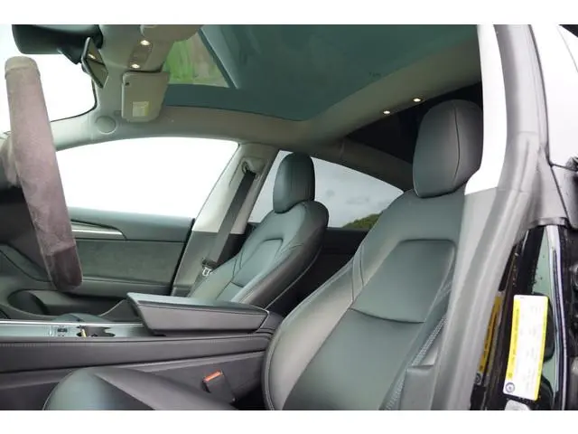 Tesla Model 3 Performance AWD 75 kWh / 92,9% SOH / Pano / Autopilot / Facelift /