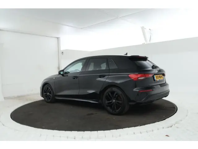 Audi A3 Sportback 30 TFSI S edition Automaat, Navigatie, Full Black!