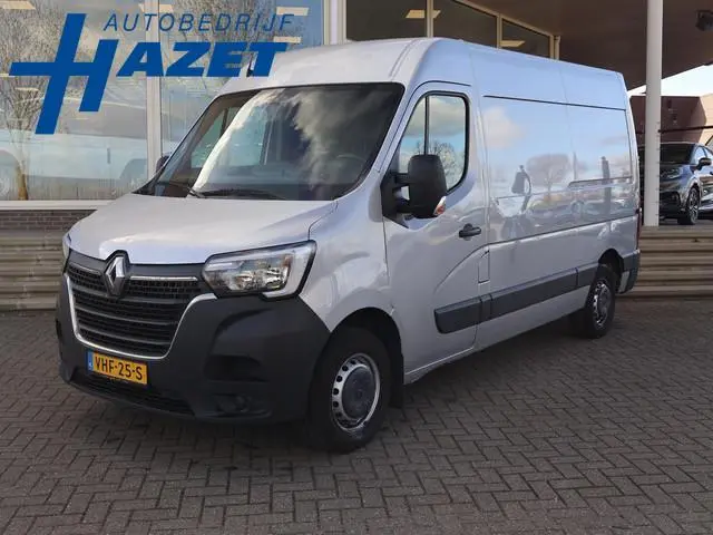 Renault Master T35 2.3 dCi 150 PK AUTOMAAT L2H2 + CARPLAY | CAMERA | 2500 KG TREKHAAK | CRUISE | NAV...