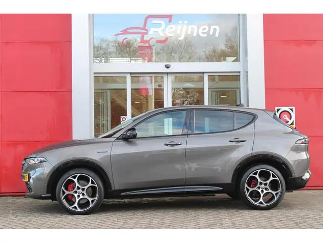 Alfa Romeo Tonale 1.5T 160PK Hybrid VELOCE | PREMIUM PACK: LEDEREN BEKLEDING/GEVENTILEERDE VOORSTOEL...