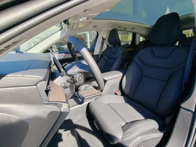 Volvo ES90