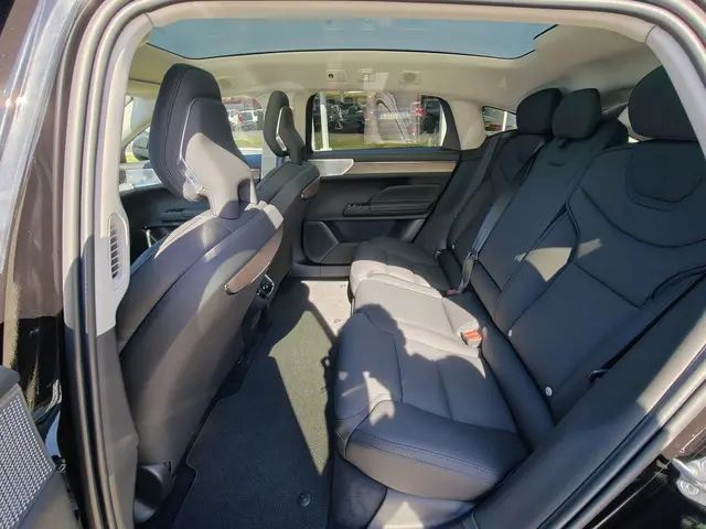 Volvo ES90