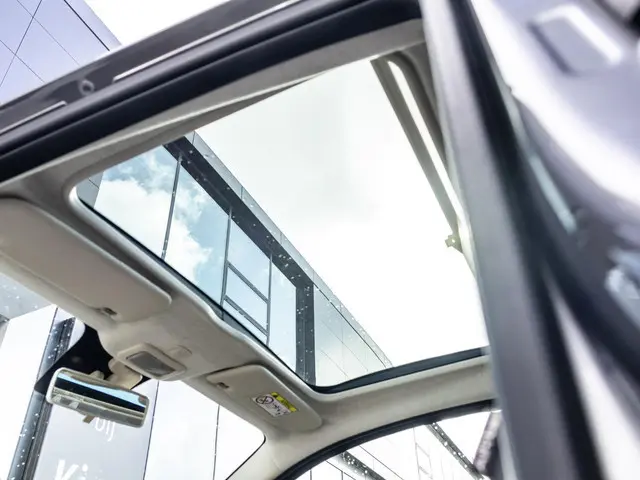 Fiat 500 1.0 Hybrid Dolcevita | Pano dak | Groot navi | Half leder |