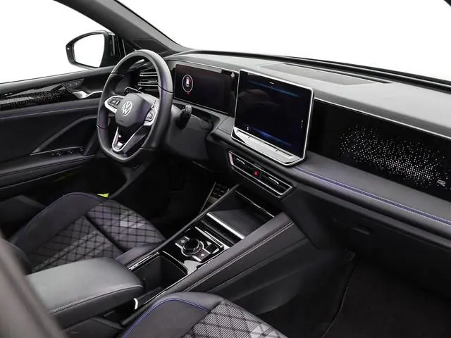 Volkswagen Tiguan 1.5 eHybrid 272pk DSG R-Line Edition · Panoramadak · 360 Camera · Inklap. Trekhaak...