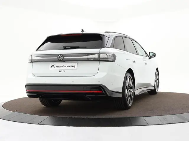 Volkswagen ID.7 Pro Limited Edition 77 kWh accu 286 PK · Draadloze telefoonlader · 360 camera · verw...