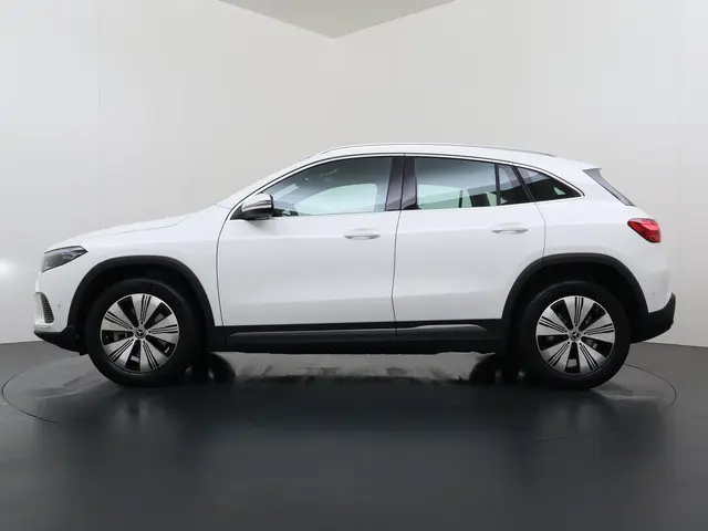 Mercedes-Benz EQA 250+ Business Solution | Trekhaak | LED Koplampen | Adaptieve Grootlichtassistent...