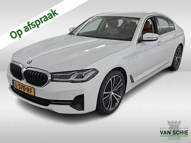 BMW 5-serie 545e xDrive Business Edition Plus 1e-Eig. & Dealer-Onderh. BOVAG-Garantie. NL-Auto.