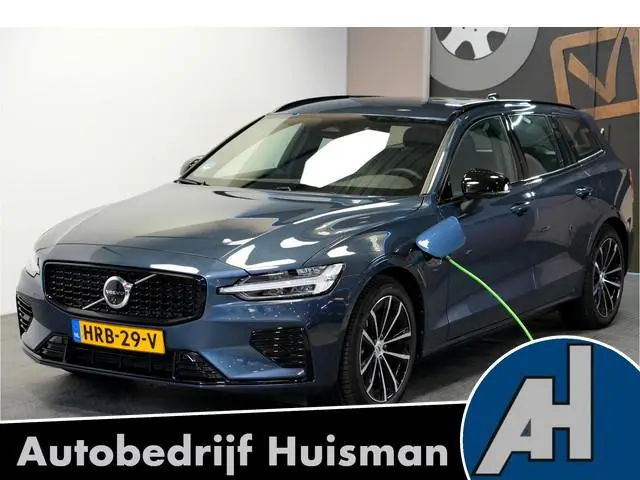 Volvo V60 2.0 T6 AWD 293kW/399pk Aut8 Plug-in hybrid Plus Dark HARMAN/KARDON + EL.TREKHAAK + 360 CAM...