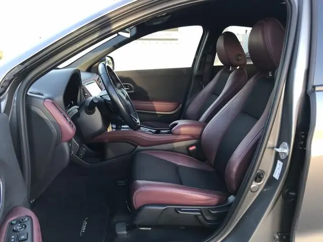 Honda HR-V 1.5 i-VTEC Turbo Sport Automaat Trekhaak LED Navi Camera Cruise 