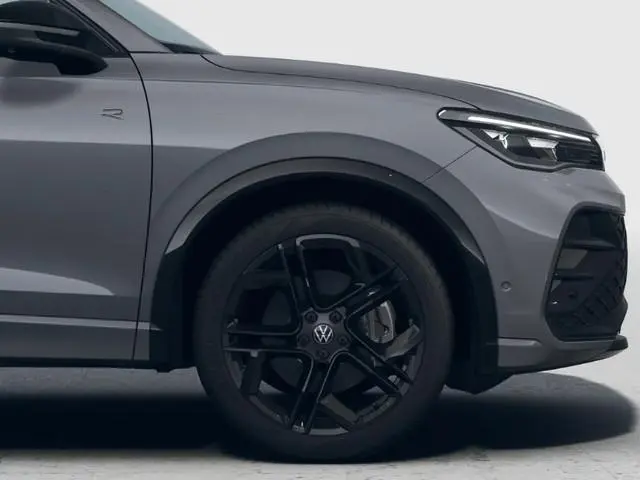 Volkswagen Tiguan R-Line Edition 1.5 eHybrid 204 PK 6 versn. DSG · Black Style Pakket · Panoramaschu...