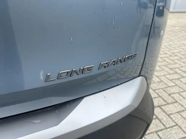 Peugeot e-5008