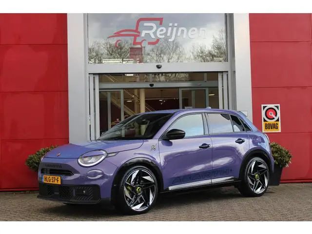 Abarth 600e SCORPIONISSIMA 280PK 54 kWh | SABELT PERFORMANCE SPORT STOELEN/BEKLEDING | ENGINE SOUND...