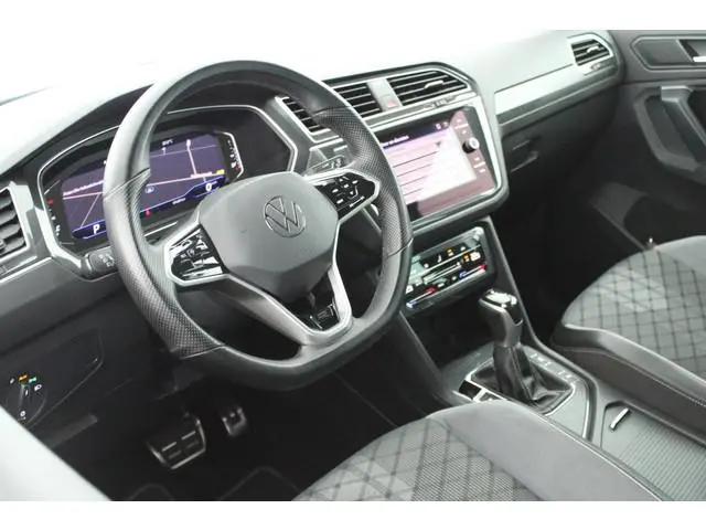 Volkswagen Tiguan 1.5 TSI 150pk DSG 2x R-Line Virtual Cockpit Navigatie