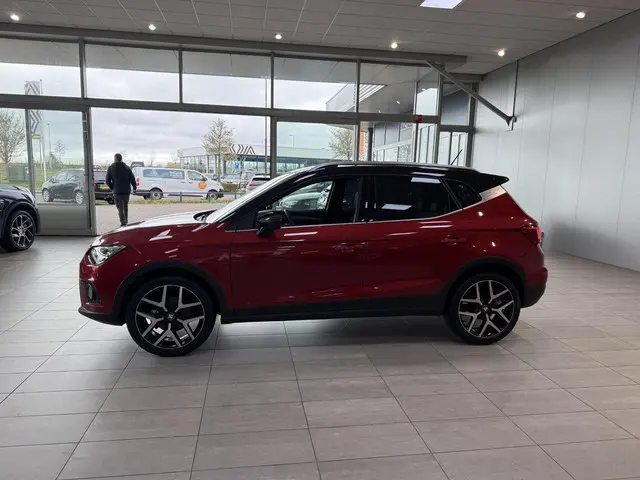 SEAT Arona 1.0 TSI 115 pk Automaat FR Limited Edition Alcantara/lederen bekleding - Navigatie met Ap...