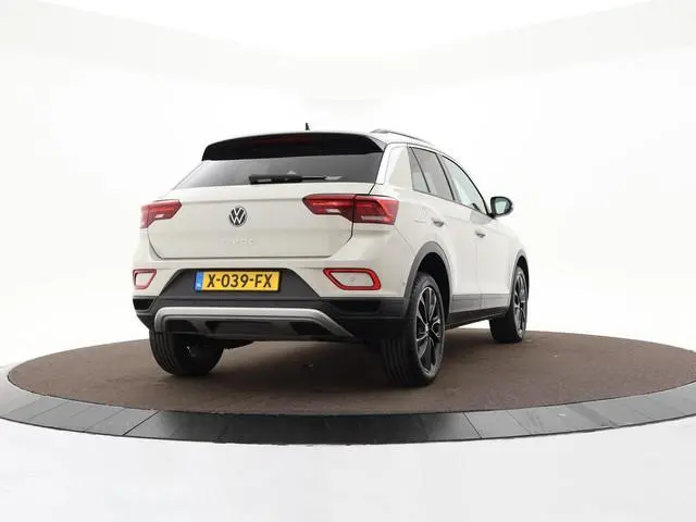 Volkswagen T-Roc 1.5 TSI 150pk DSG Life · Trekhaak · Stoelverwarming · Apple/Android Car Play · Navi...