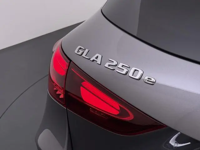 Mercedes-Benz GLA-klasse 250 e AMG Line | Pano Night Carplay
