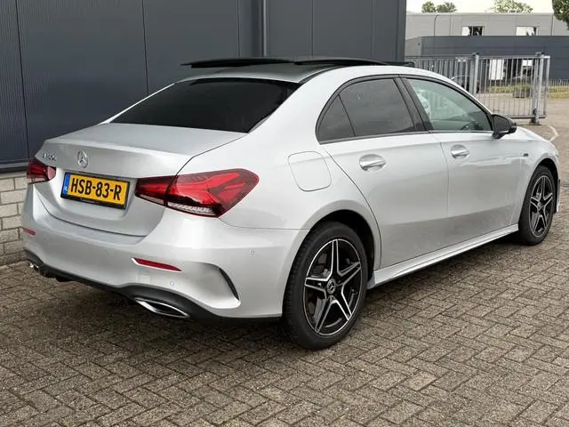 Mercedes-Benz A-klasse 250 e AMG Line 18''/SOH 100%/Panoramadak/Memory L&R/Trekhaak/Dodehoek/Keyless...