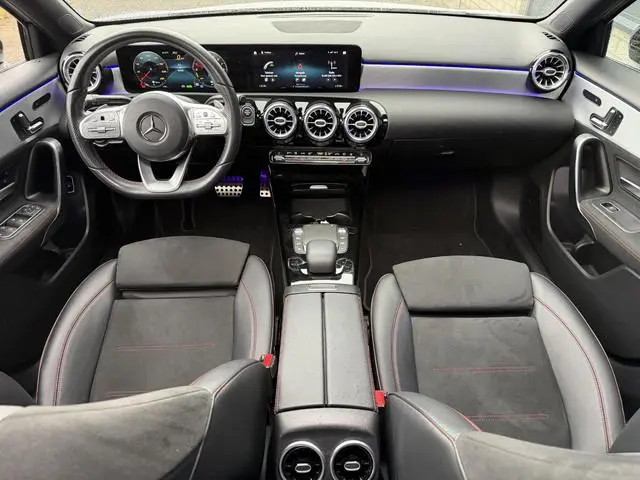 Mercedes-Benz A-klasse 250 e AMG Line 18''/SOH 100%/Panoramadak/Memory L&R/Trekhaak/Dodehoek/Keyless...