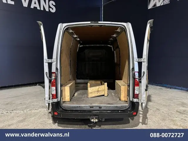 Nissan NV400