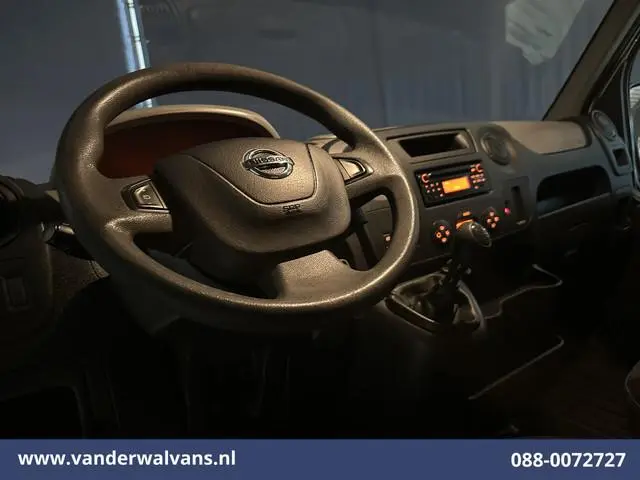 Nissan NV400
