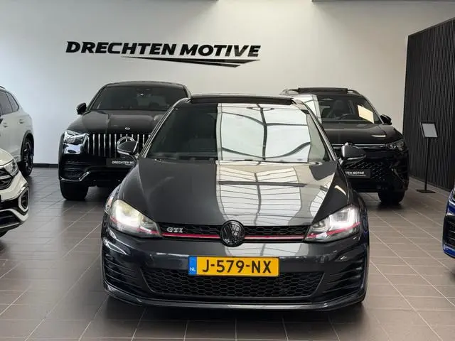 Volkswagen Golf 2.0 TSI GTI / pano / Keyless /
