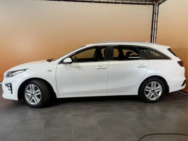 Kia Ceed Sportswagon 1.5 T-GDi MHEV DynamicLine carplay navi | cruise control | camera