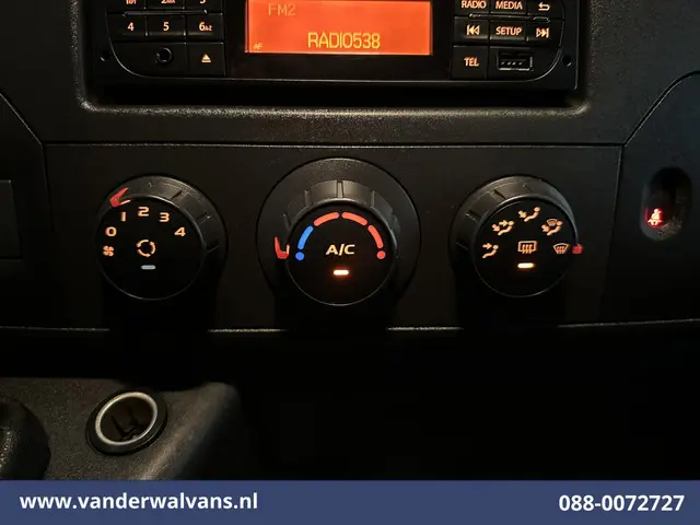 Renault Master 2.3 dCi 131pk L2H2 Euro6 Airco | 2500kg Trekhaak | Bijrijdersbank Bluetooth telefoonv...