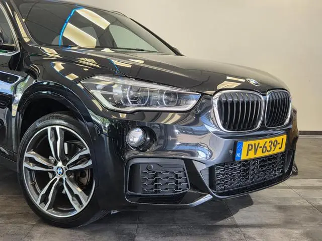 BMW X1 sDrive18i Executive M-sport Full-led Navigatie 19'inch lmv