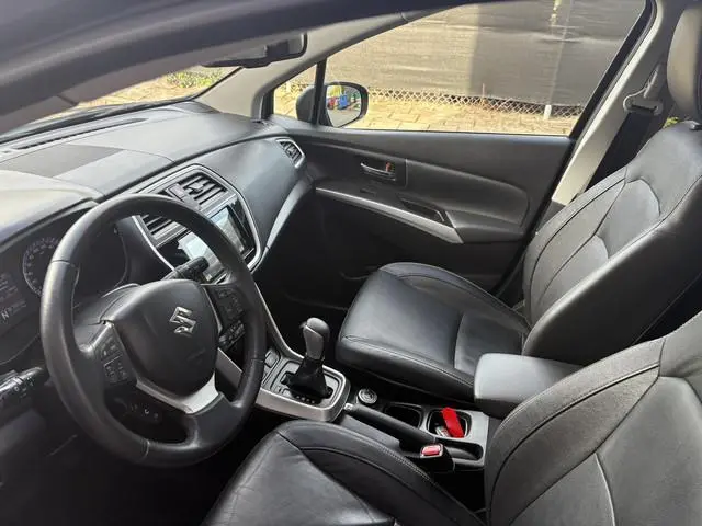 Suzuki S-Cross
