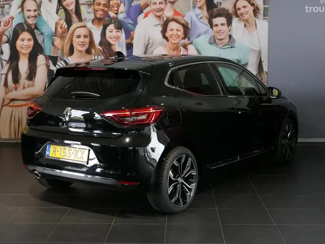 Renault Clio 1.0 TCe 90 Techno - Dealer onderhouden! - Groot scherm - 360 Camera - 17" LMV