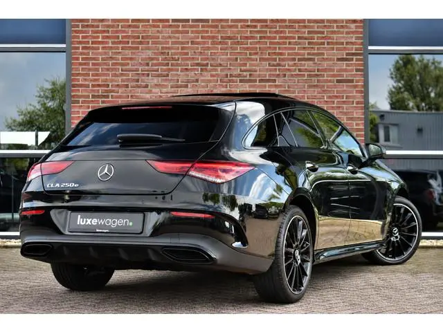 Mercedes-Benz CLA-klasse Shooting Brake 250 e AMG Pano 360-cam Night 19inch