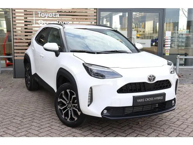 Toyota Yaris Cross 1.5 Hybrid 115 Dynamic , Comfort Pack, Nieuw en direct leverbaar met €2.500,- inr...