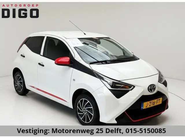 Toyota Aygo 1.0 VVT-i CORAL RED PACK 1e EIG. GARANTIE 7-2030* AIRCO. CARPLAY NAVI.PRIVACY GLASS. COM...