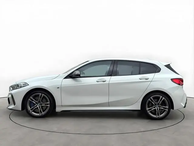 BMW M135I 306PK XDrive High Executive Schaalstoelen Head-UP