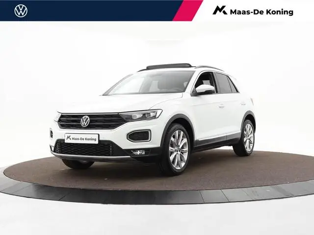Volkswagen T-Roc 1.5 TSI 150pk DSG Sport · Panoramadak · Camera · Afn. Trekhaak · Dodehoeksensor · A...
