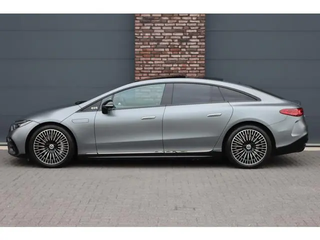 Mercedes-Benz EQS