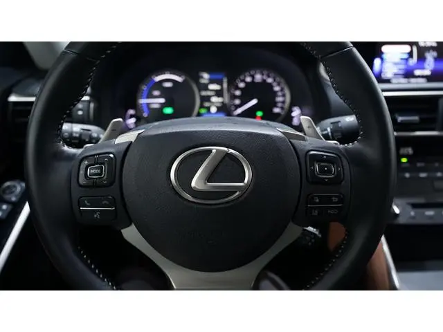 Lexus IS