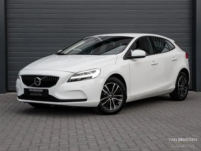 Volvo V40 2.0 T2 Nordic+ Trekhaak LED Org. NL / NAP