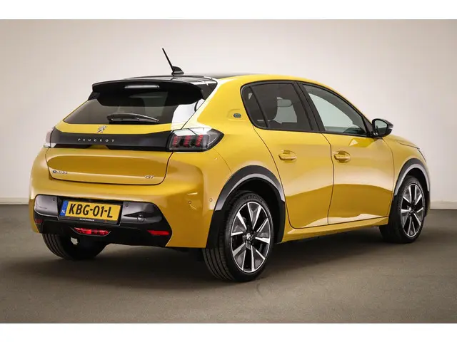 Peugeot e-208 EV GT Pack 50 kWh | STOELVERWARMING | DAB | APPLE | CAMERA