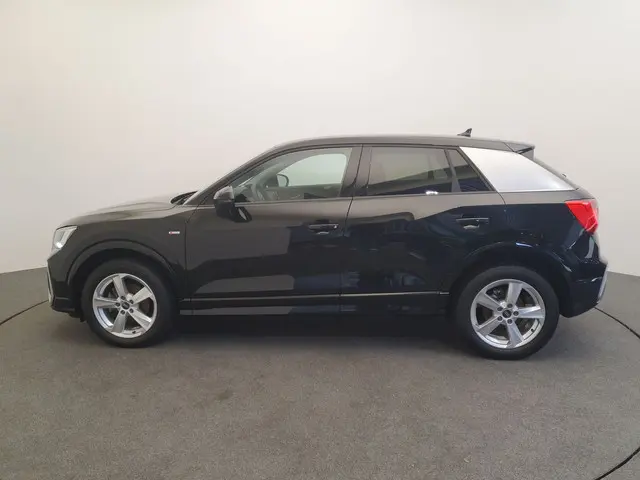 Audi Q2 35 TFSI 150pk S-Tronic S-Line Climatronic, Winterpakket, Navigatie