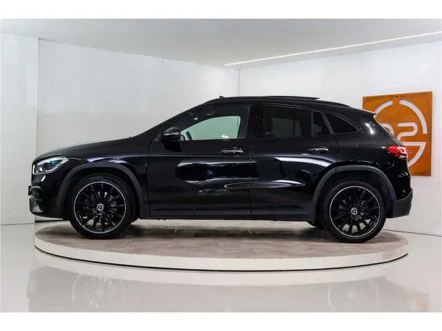 Mercedes-Benz GLA-klasse 250 e AMG 218PK | Pano | Sfeer | Carbon | Keyless | Stoelverw. | 12 MND Gar...