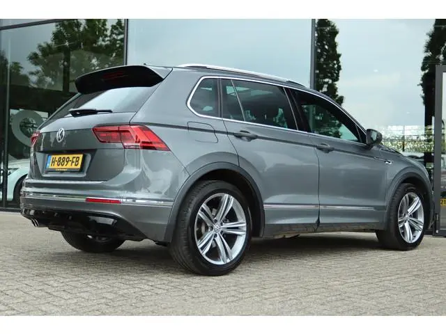 VOLKSWAGEN TIGUAN 1.5 TSI ACT AUT. R-LINE HIGHLINE BUSINESS | PANO | VIRT. COCKPIT | TREKHAAK | CARP...