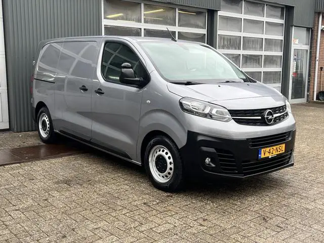 Opel Vivaro 1.5 CDTI L2H1 Marge BTW en BPM vrij!! Airco Cruise controle Navigatiesysteem 2-Persoons...