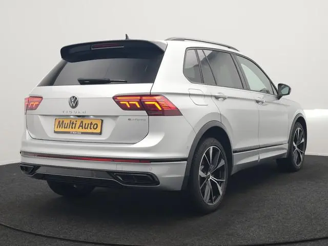 Volkswagen Tiguan 1.4 TSI eHybrid R-Line PHEV 245pk Dealer O.H | Trekhaak Af Fabriek | Adaptive Crui...